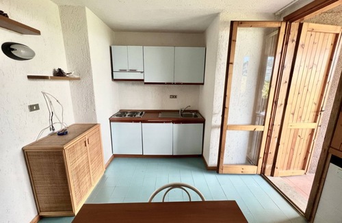 Cugnana Verde Apartment | Three-room apartment with 6 beds (50 sq m), made up of living-dining room and double sofa bed or 2 separate single sofa beds, double bedroom and bedroom with 2 single beds or bunk beds.Furnished and equipped in a simple and functional way, they are equip