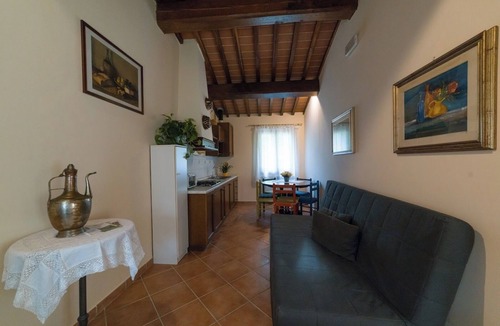Castelfranco di Sopra House | Tuscan-style apartment nestled in the countryside. Pets allowed