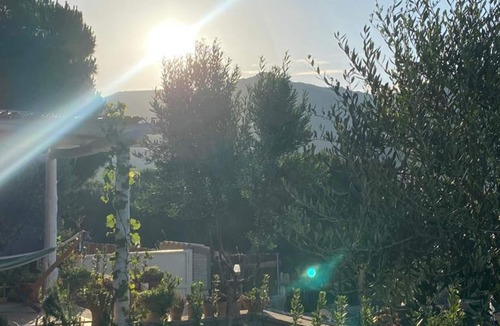 Villaggio delle Mimose House | Vacation Home "Domu Tostoina 1" with Mountain View, Private Garden & Wi-Fi