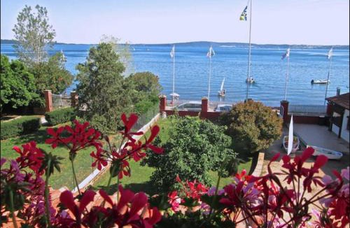 Lake Bracciano Apartment | Verde Blu Lakefront Boutique Holiday Apartments Trevignano Romano