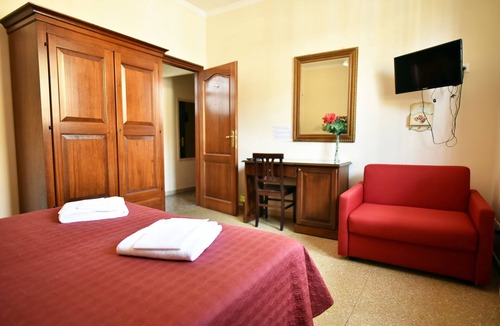 Rione XVIII Castro Pretorio Apartment | Via Curtatone 12 Apartment