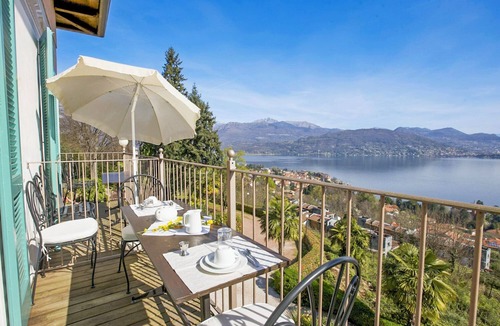 Carciano Apartment | Villa Anna, Borromean Islands No. 11 by Lago Reisen