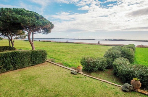 Capalbio House | Villa between lake and sea in Tuscan Maremma