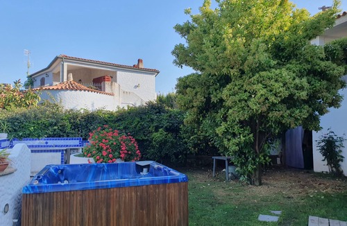 La Conia Villa | Villa 'In Riva al Mare' with Hot Tub and Wi-Fi