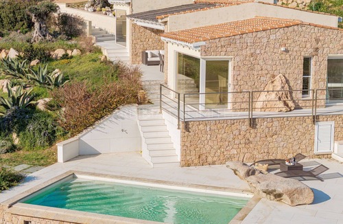 Trinita d'Agultu Villa | Villa Ismarea: an elegant retreat with a private pool just a few steps from the sea - Sardinia U.