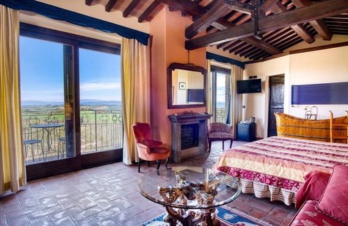 Teverina di Cortona Villa | Villa 'Le Buccole Country House' con vista sulle colline perugine, Wi-Fi e aria condizionata.