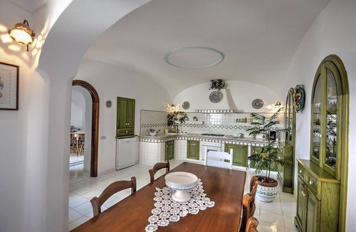 Praiano House | Villa Ridente: A charming two-story independent house which faces the sun and the sea, with Free WI-FI.