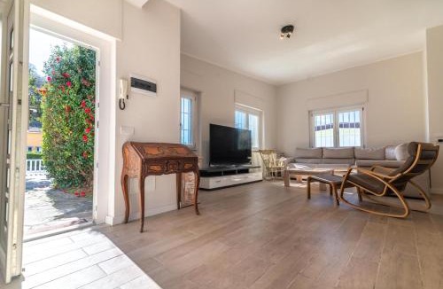 Pettenasco House | Villa Sofia casa con giardino e spiaggia condivisa
