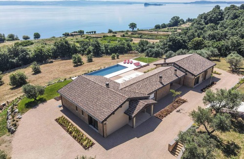 Gradoli House | Villa with magnificent views of the Bolsena lake. Air conditioning in all rooms