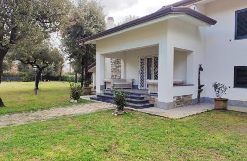 Marina di Pietrasanta Apartment | Villino Ambra
