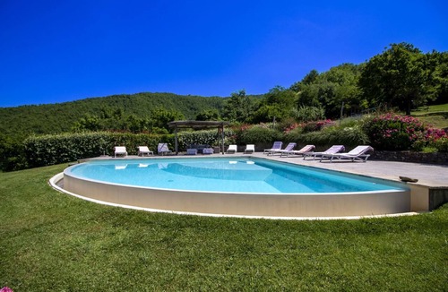 Pieve di Chio Villa | Wonderful private villa for 16 people with WIFI, private pool and TV