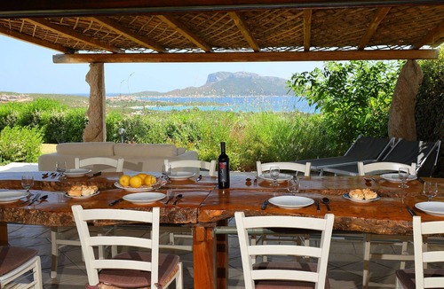 Golfo Aranci House | Wonderful villa for 8 people with private pool, A/C, TV and patio