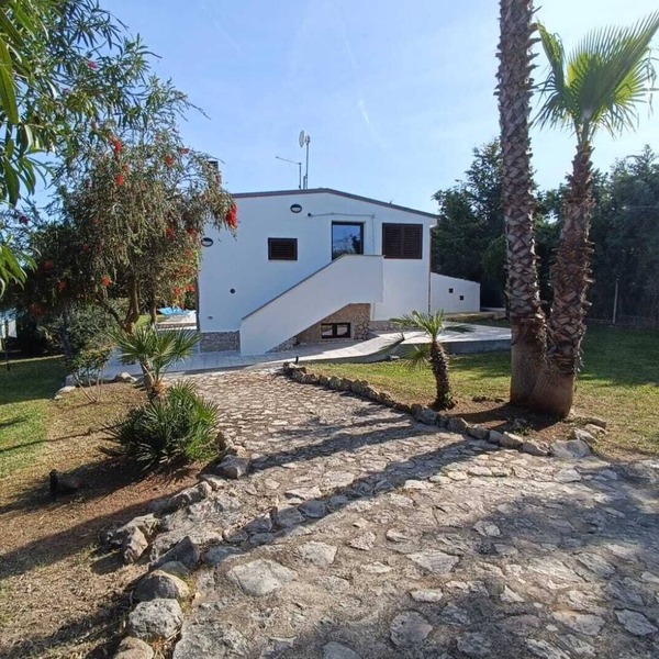 Private Alghero Villa with Pool, 2500m² Garden & Free WiFi