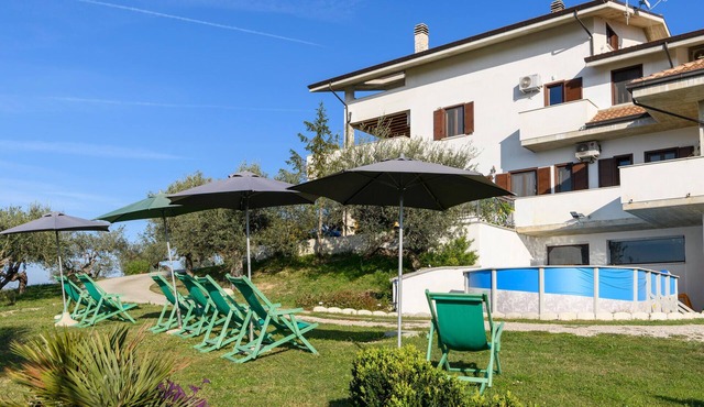 2 bedroom amazing apartment in Moscufo