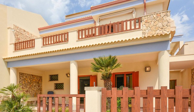 2 bedroom gorgeous home in Scoglitti