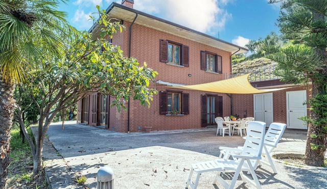 Amazing home in Castellabate with WiFi