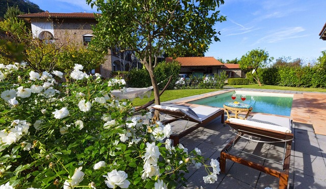 AMORE RENTALS - Villa Florinda with Private Pool and Sea View