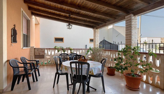 Apartment 'L’uccello Pio' with Private Garden, Wi-Fi and Air Conditioning