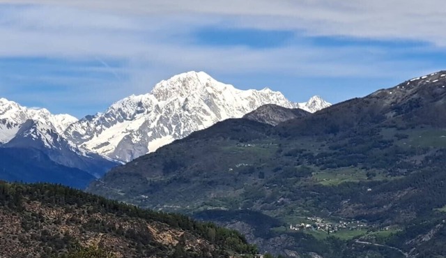 Apartment 'Maison Erica - Ozein' with Mountain View and Private Outdoor Area
