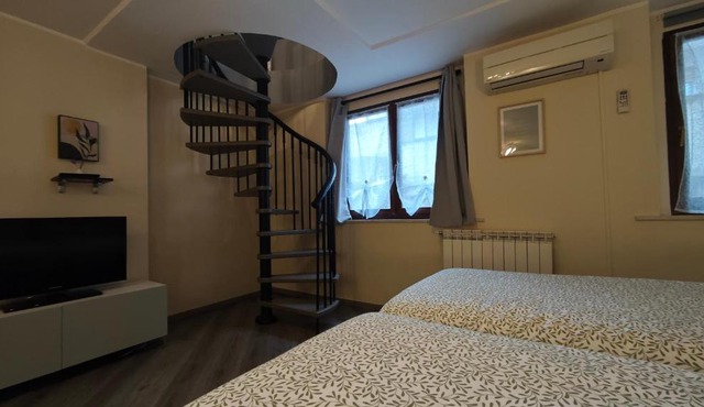 Appartamento Aleph with private parking, next train station