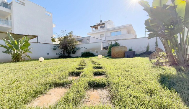 Beautiful apartment for 5 people with A/C, patio and pets allowed