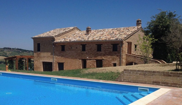 Beautiful private villa for 14 people with WIFI, A/C, private pool, TV and panoramic view