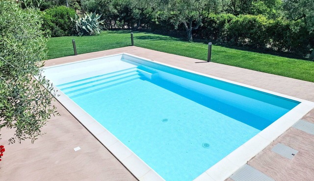 Beautiful private villa with WIFI, private pool, A/C, TV, patio, pets allowed and panoramic view