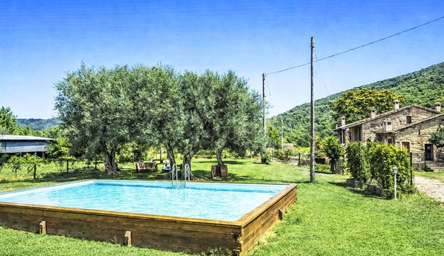 Beautiful villa for 5 guests with WIFI, pool, TV and pets allowed
