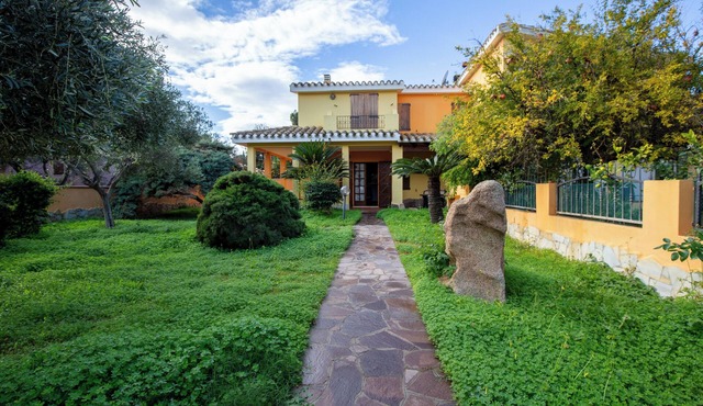 BeLocations - Villa 50 meters from the sea