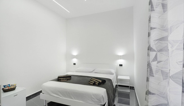Black and White Guesthouse