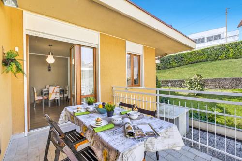Casa Mirella quiet 2BR with View, Balcony and AC - Happy Rentals