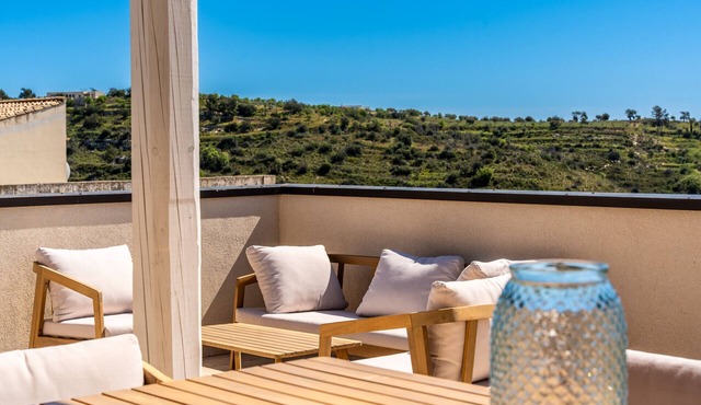 Casa Verga con Terrazza by Wonderful Italy