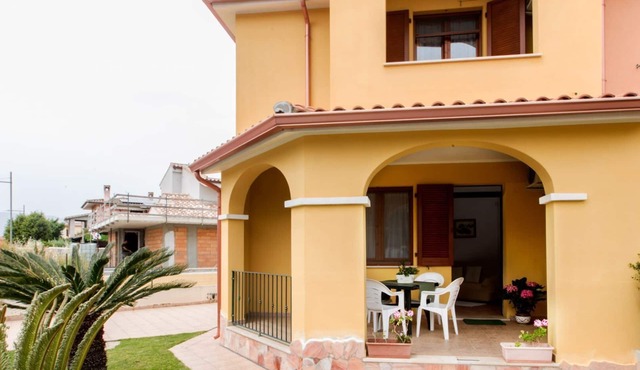 CASE VACANZA AIOSARDEGNA PULA CENTRO - Villa Silvana