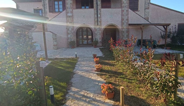 Comfortable Flat in Asciano, air conditioning, garden with gazebo, pool, P
