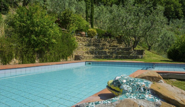 Cosy apartment for 5 people with WIFI, pool, TV, pets allowed and parking