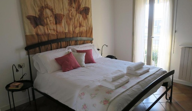 COSY Room & Bath & Kitchen Near COMO