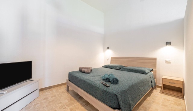 'Da Miky Studio Apartment' with Mountain View, Wi-Fi, and Air Conditioning