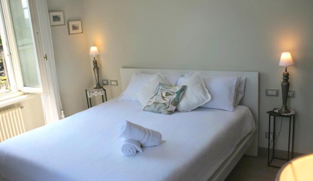 Deluxe top floor apartment in Villa Marina