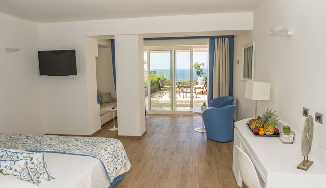 El Faro Hotel & Spa