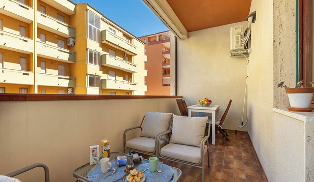 First-floor apartment just steps from the sea