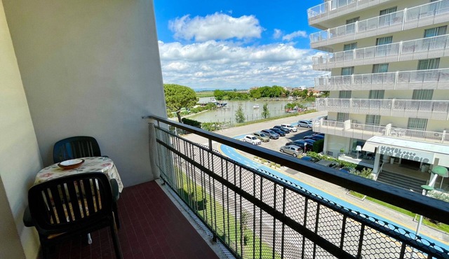 Flat a few steps from the beach