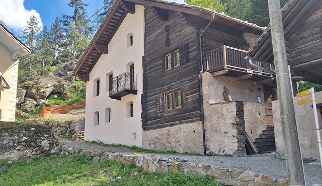 Former Rectory - apartment 6-7 beds