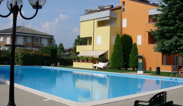 Garden Ville A10 Apartment, a two-room apartment in a residence with a pool and garden