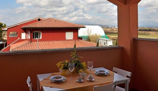 Geräumige Alloggion mit eigener Terrasse, AC by Interhome