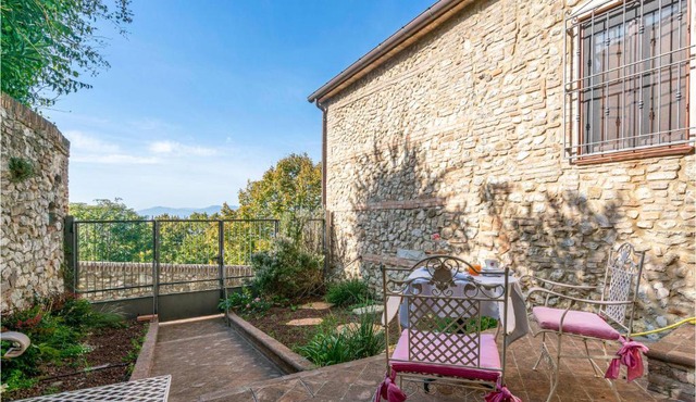 Gorgeous Apartment In Verucchio With Wifi
