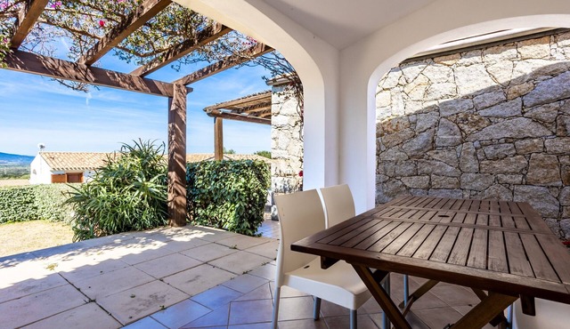 Holiday Home 'Casa Gio' with Sea View, Garden, Shared Pool and Wi-Fi