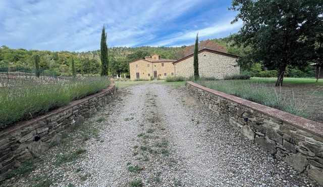 Independent house in the Arezzo hills