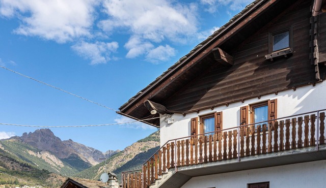 Lo Sondzo Holiday Home – Your Dream Stay in Valle d'Aosta
