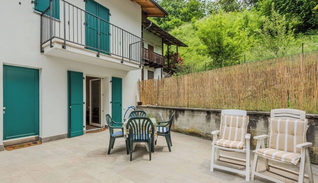 Lovely apartment for 4 people with WIFI, TV, patio and pets allowed