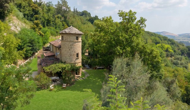 Medieval tower with views on Dovadola hills in Modigliana